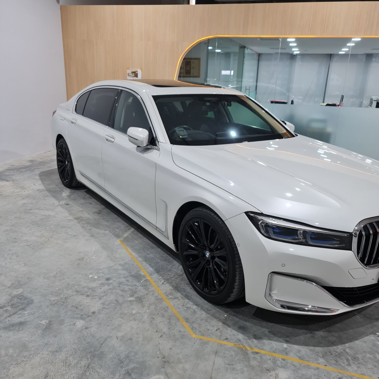 BMW 740LI Pure Excellence 