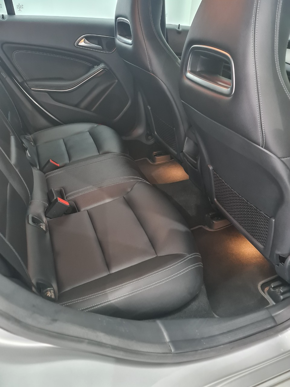 Mercedes Benz CLA200 COUPÃ‰ URBAN R18 LED