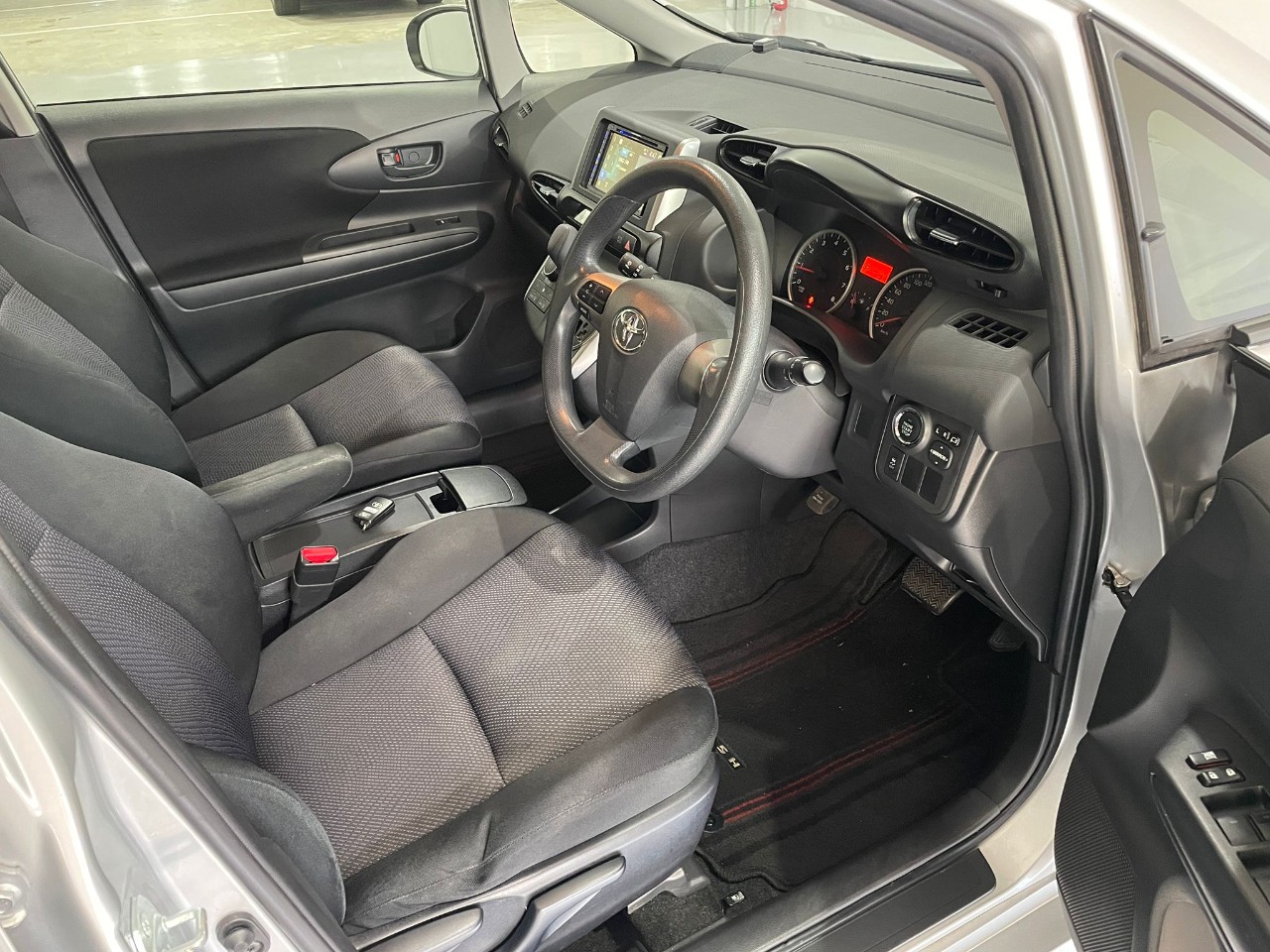 Toyota Wish 1.8A Elegance 