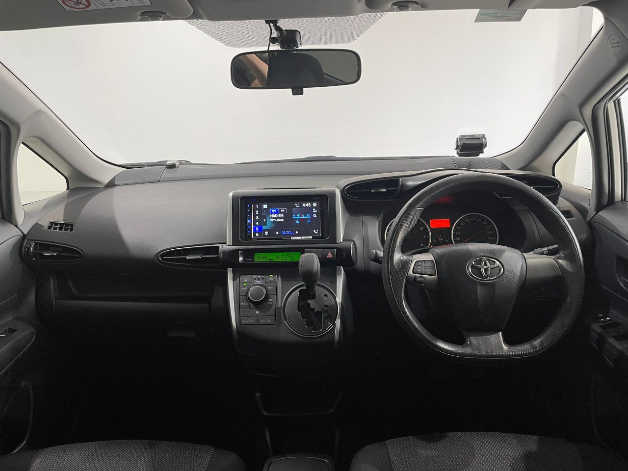 Toyota Wish 1.8A Elegance 