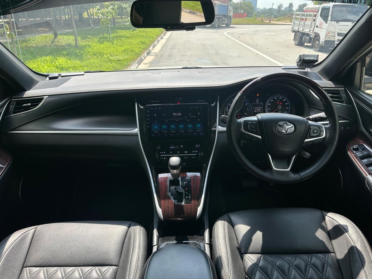 Toyota Harrier 2.0A Premium Panoramic Roof