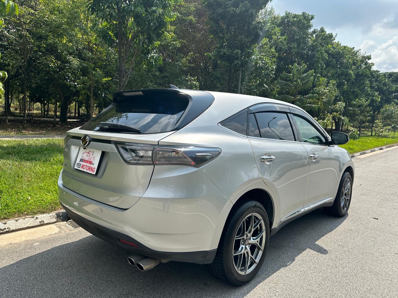 Toyota Harrier 2.0A Premium Panoramic Roof