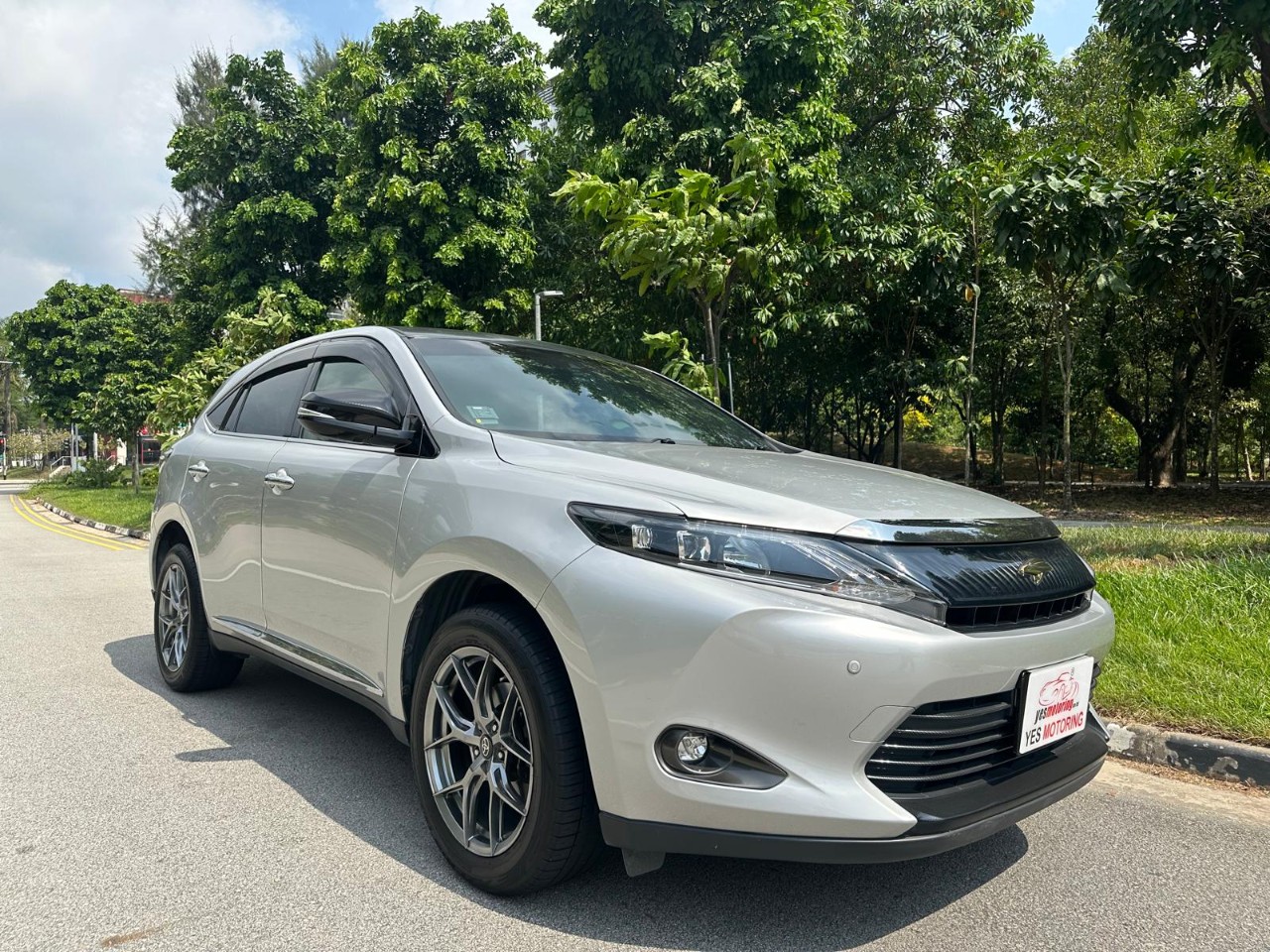 Toyota Harrier 2.0A Premium Panoramic Roof