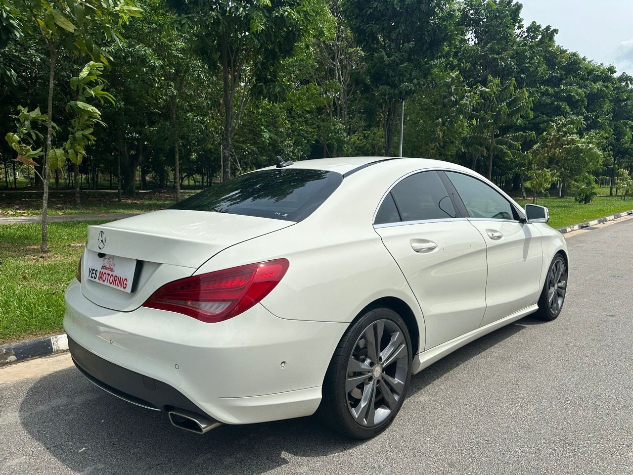Mercedes Benz CLA180 (New 5 Years COE)