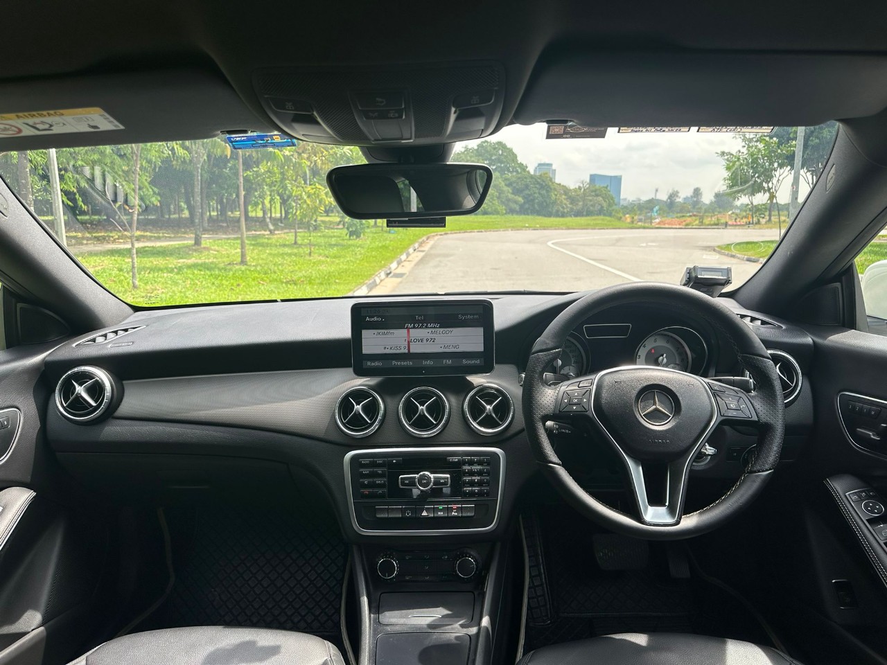 Mercedes Benz CLA180 (New 5 Years COE)