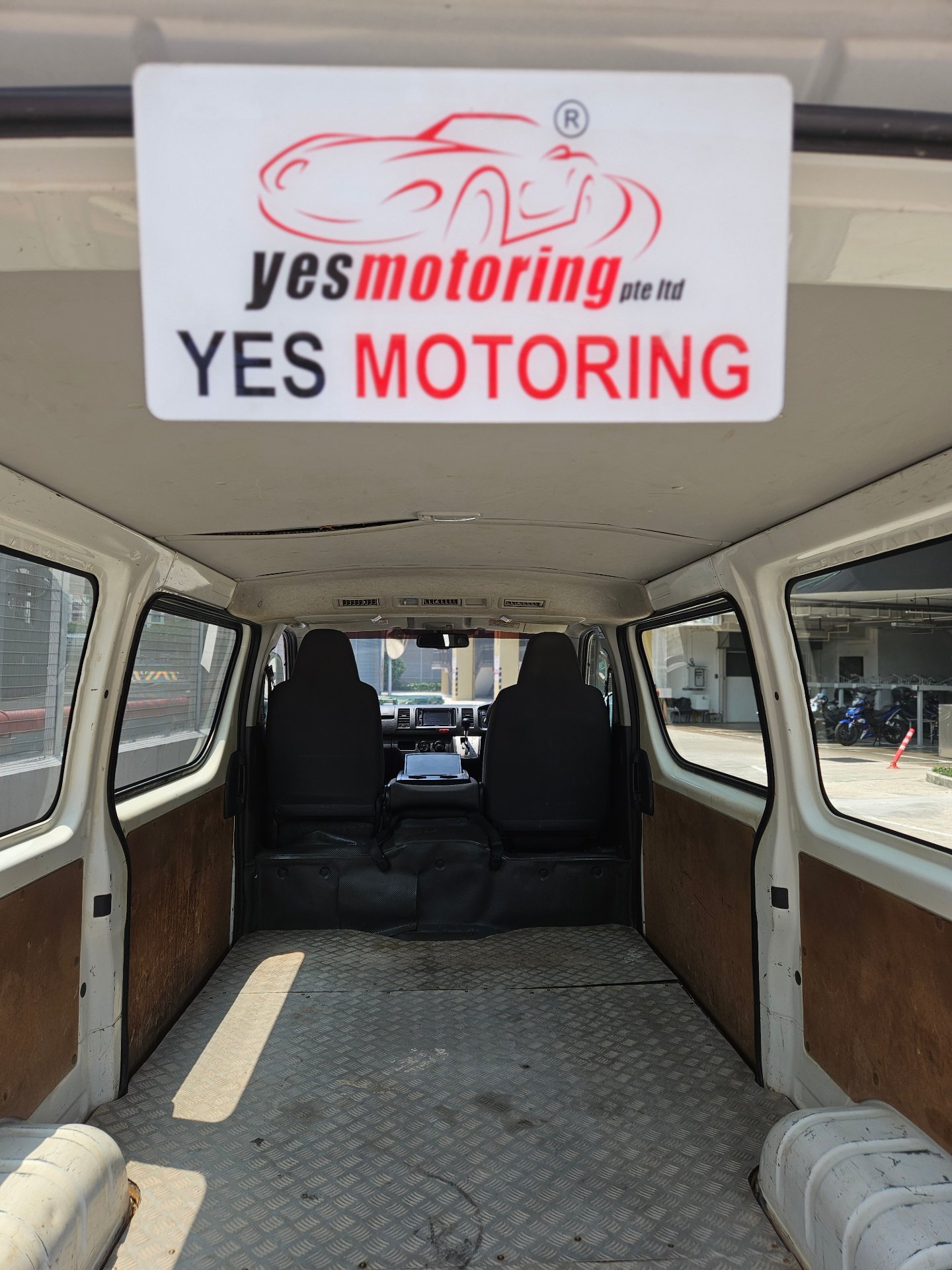 Toyota Hiace 3.0A DX (COE till 10/2030)