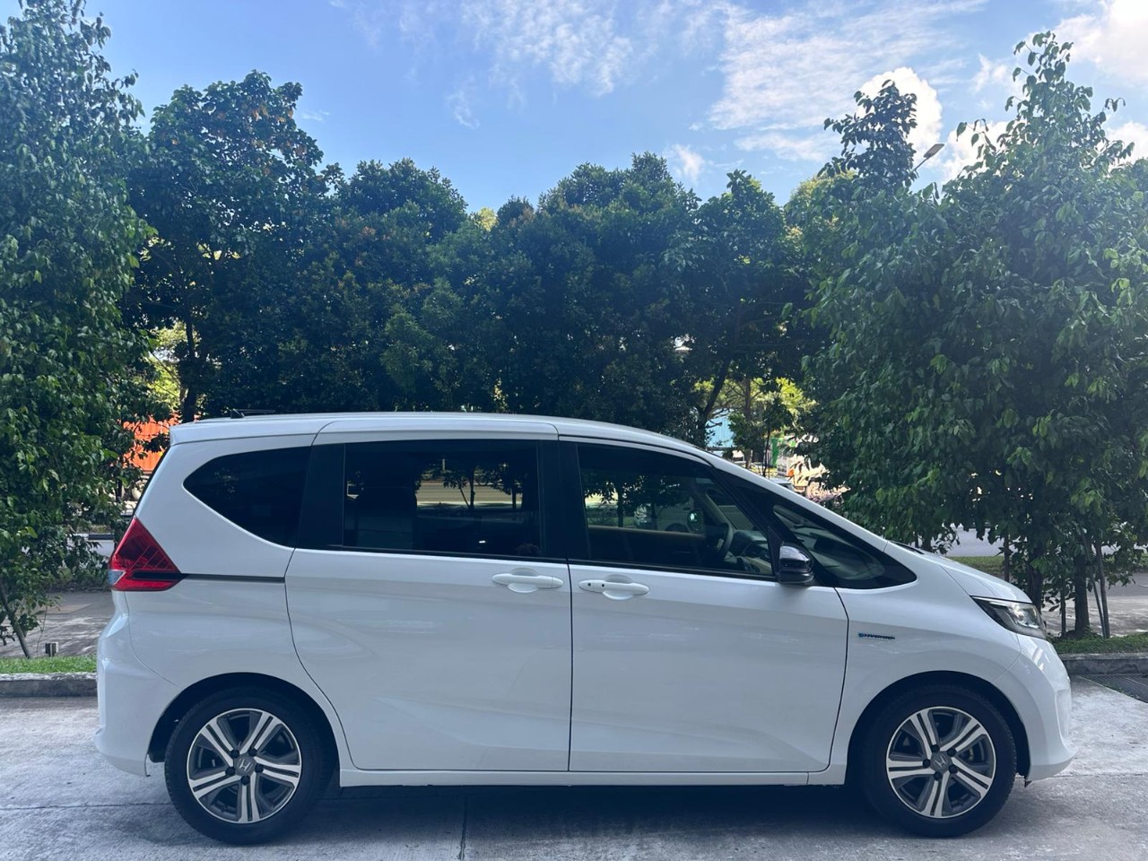 Honda Freed Hybrid 1.5A 