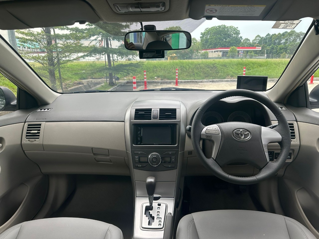 Toyota altis 1.6A COE till 31 October 2028