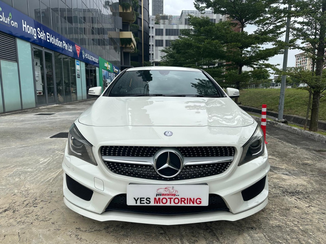 Mercedes-benz CLA200 AMG Line (COE till 12/2033)