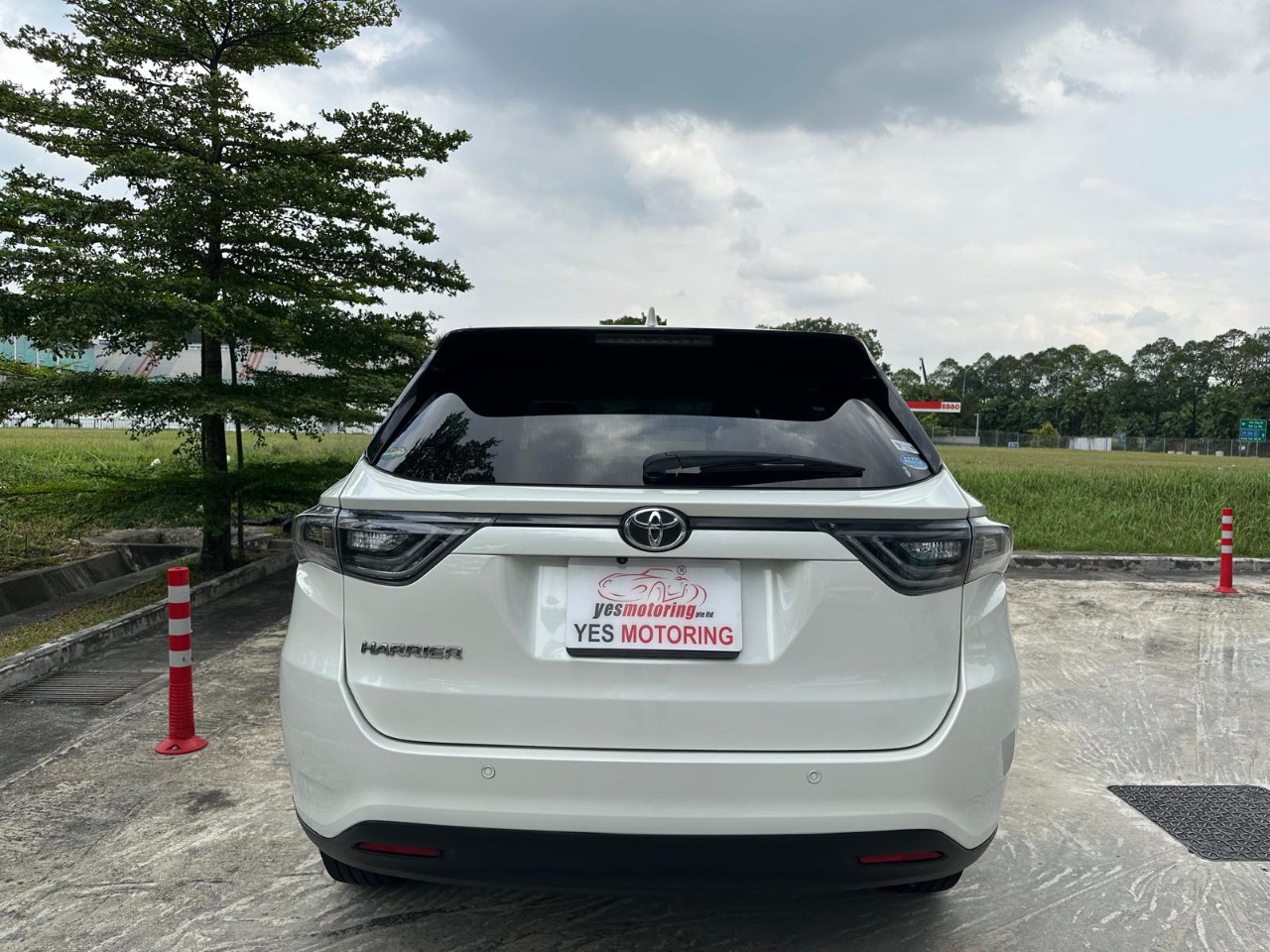 Toyota Harrier 2.0A Elegance 