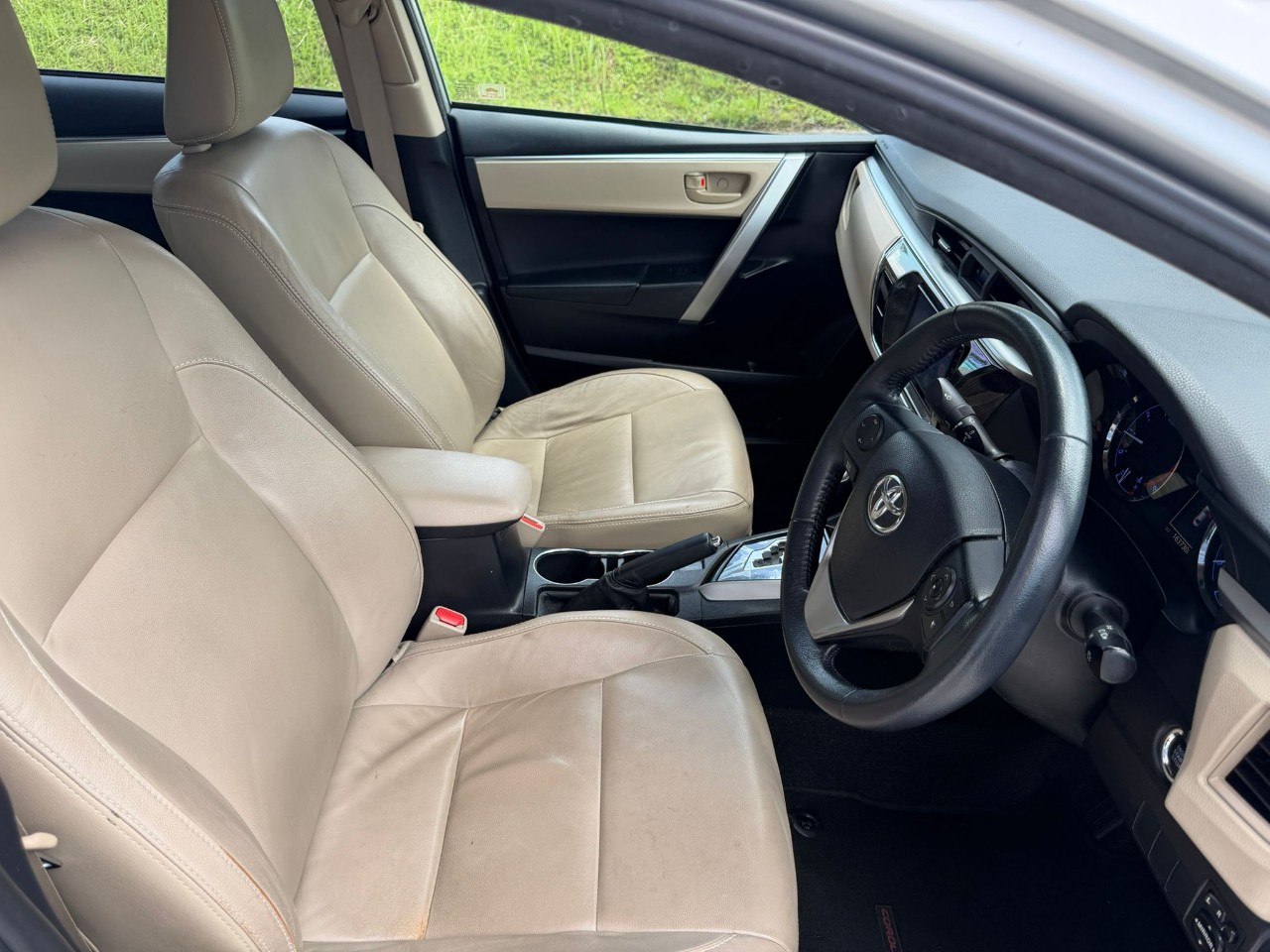 Toyota Corolla Altis 1.6A Elegance 