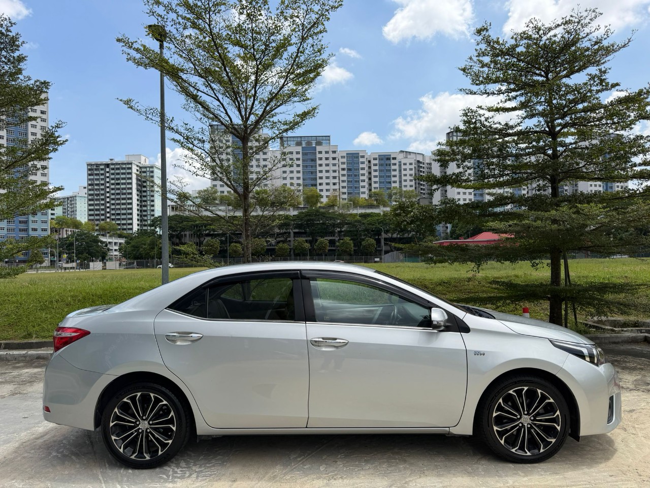 Toyota Corolla Altis 1.6A Elegance 